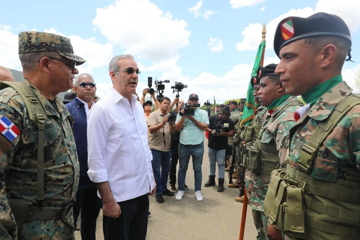 Abinader traza una línea roja: las bandas haitianas no podrán acercarse a menos de 20 kilómetros de la frontera