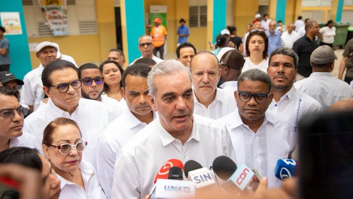 Abinader refuerza la frontera sur con dos batallones y declara al Gobierno en sesión permanente ante la situación en Haití