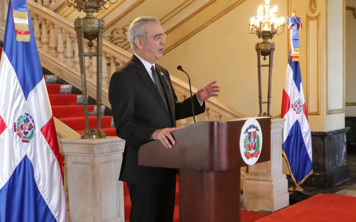 Con el decreto 705-26, Abinader renueva el servicio exterior dominicano con 25 designaciones
