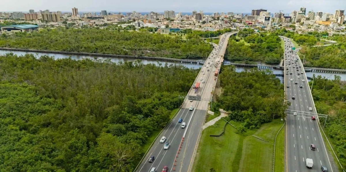 Cerrarán este martes un carril de la rampa de la PR-30 hacia San Juan por mejoras a la iluminación