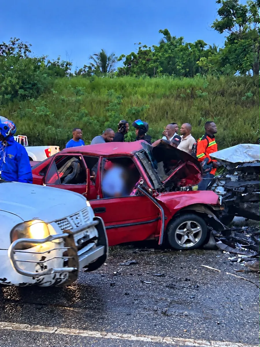 Cinco personas pierden la vida en un choque en la Circunvalación de Santo Domingo, cerca de El Higüero