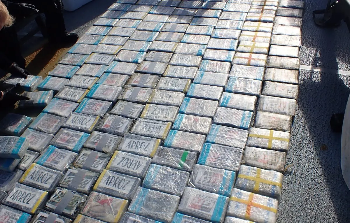 Venía rotulada como «arroz»: la Guardia Costera frena al norte de Isabela un cargamento de 489 libras de cocaína