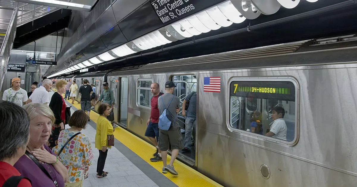 Cortan en la cara a una mujer de 68 años en la estación de Sheepshead Bay del subway en Brooklyn