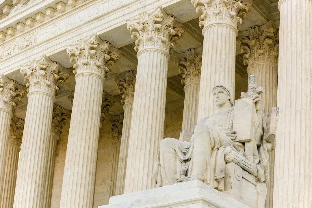 La Corte Suprema vuelve a respaldar a los republicanos en la pelea por las tarifas de anuncios políticos