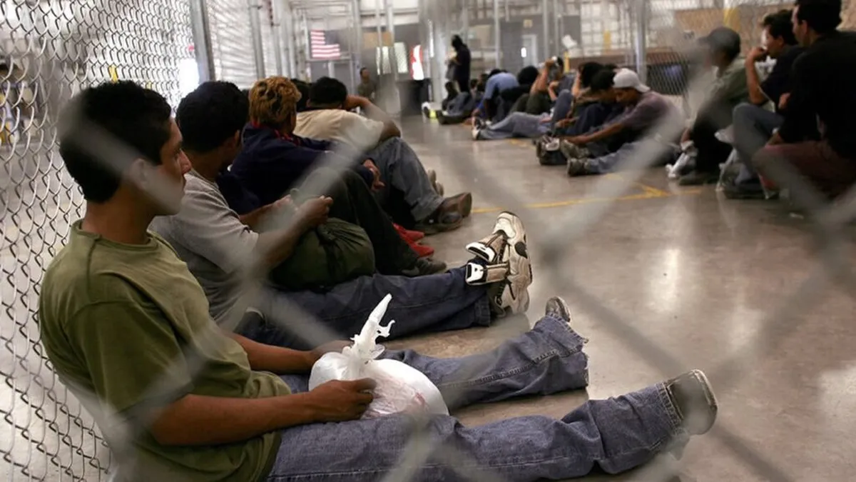 Demandan a ICE por ocultar dónde están miles de detenidos con orden final de deportación