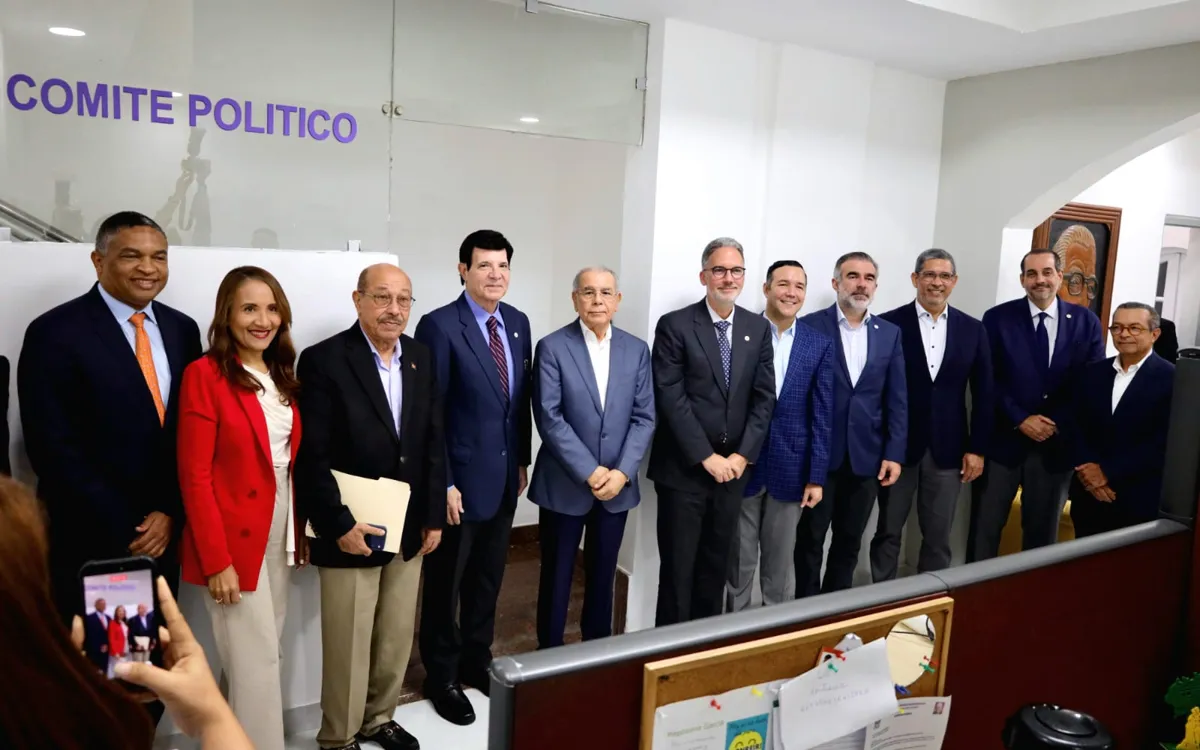 La directiva de la AIRD se reúne con Danilo Medina y la cúpula del PLD