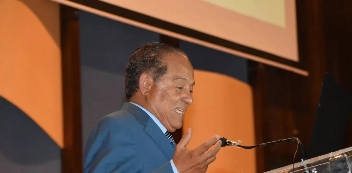 Exrector advierte que la nómina excesiva frena el avance de la UASD