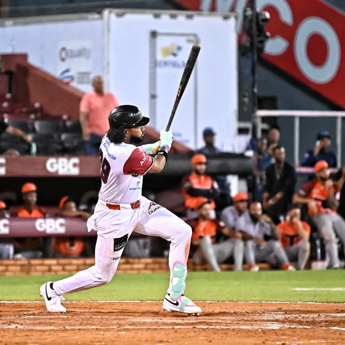 Los Gigantes dejan a los Toros en el terreno y se acercan al liderato del Licey
