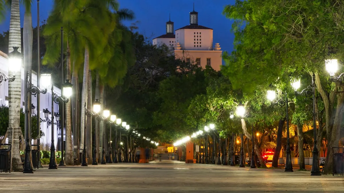 Un hombre resulta herido con un cuchillo en una plaza de Condado y una persona queda arrestada