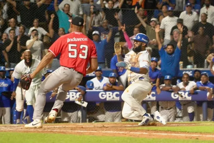 Con un lanzamiento descontrolado en la décima entrada, el Licey alcanzó su victoria 500 ante el Escogido