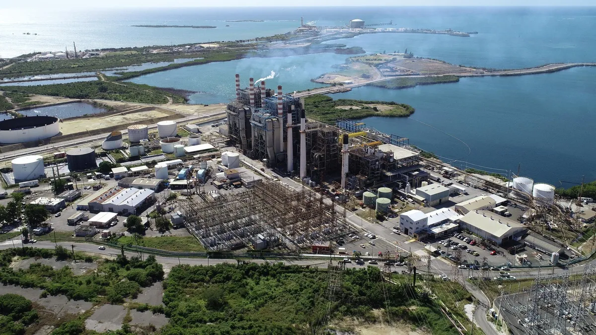 LUMA reporta un hueco de $54.4 millones en combustible y la factura de la luz podría subir otra vez