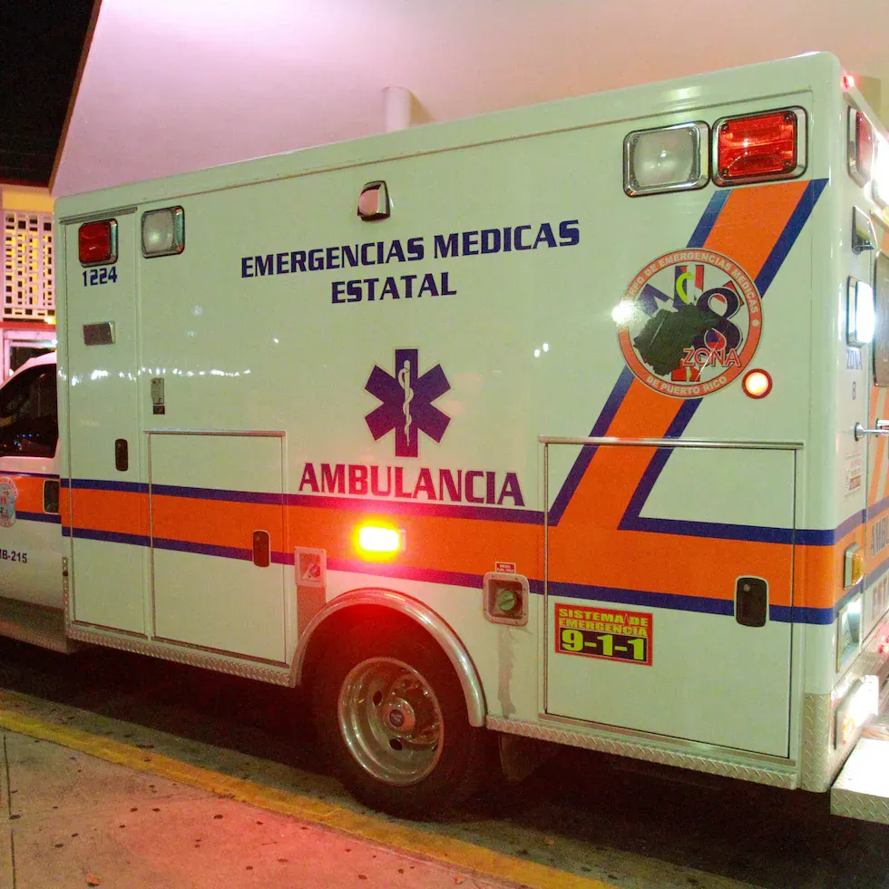 Un motorista de 26 años queda en condición de cuidado tras salir expulsado en un choque en Toa Baja