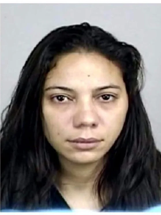 Una mujer queda presa tras ser acusada de matar a puñaladas a su esposo en una casa de Santa Juanita, en Bayamón