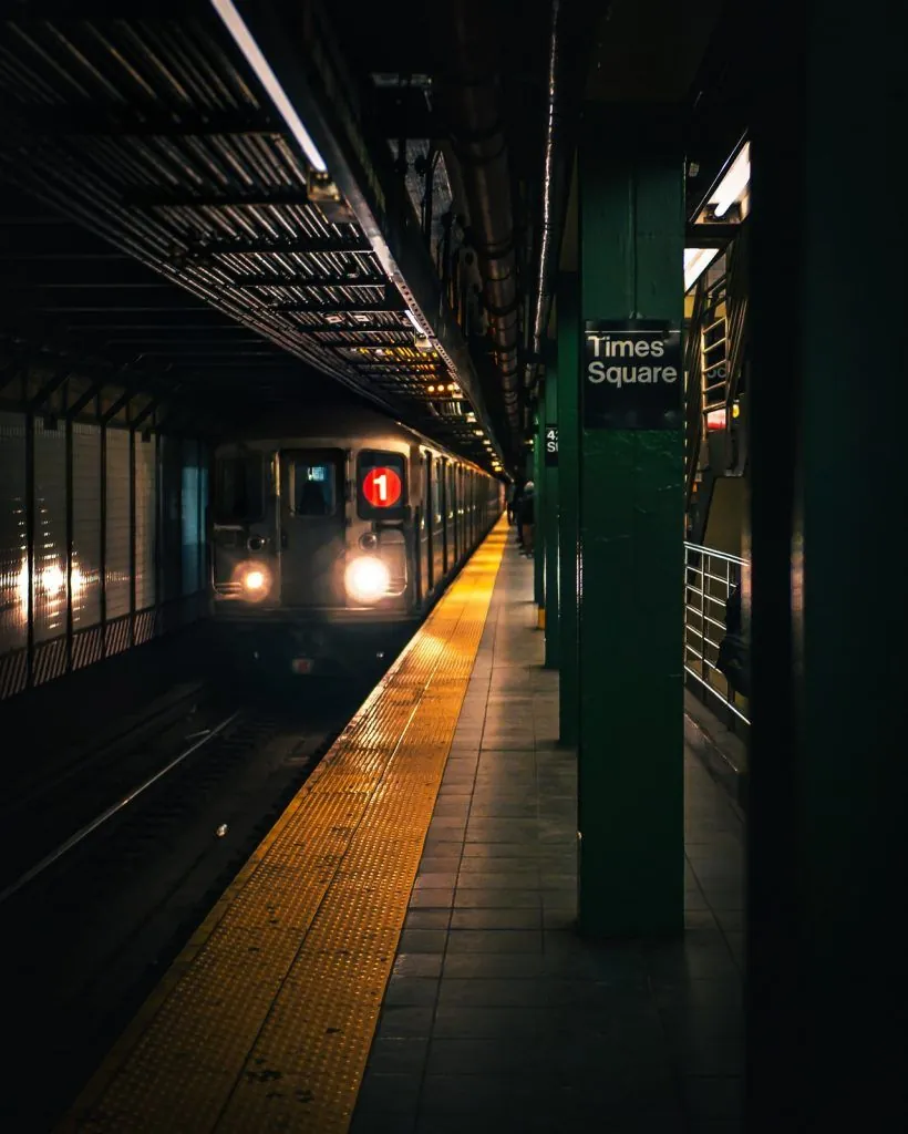 Pasajeros de los trenes J y M perderán su conexión directa a Manhattan durante cinco fines de semana