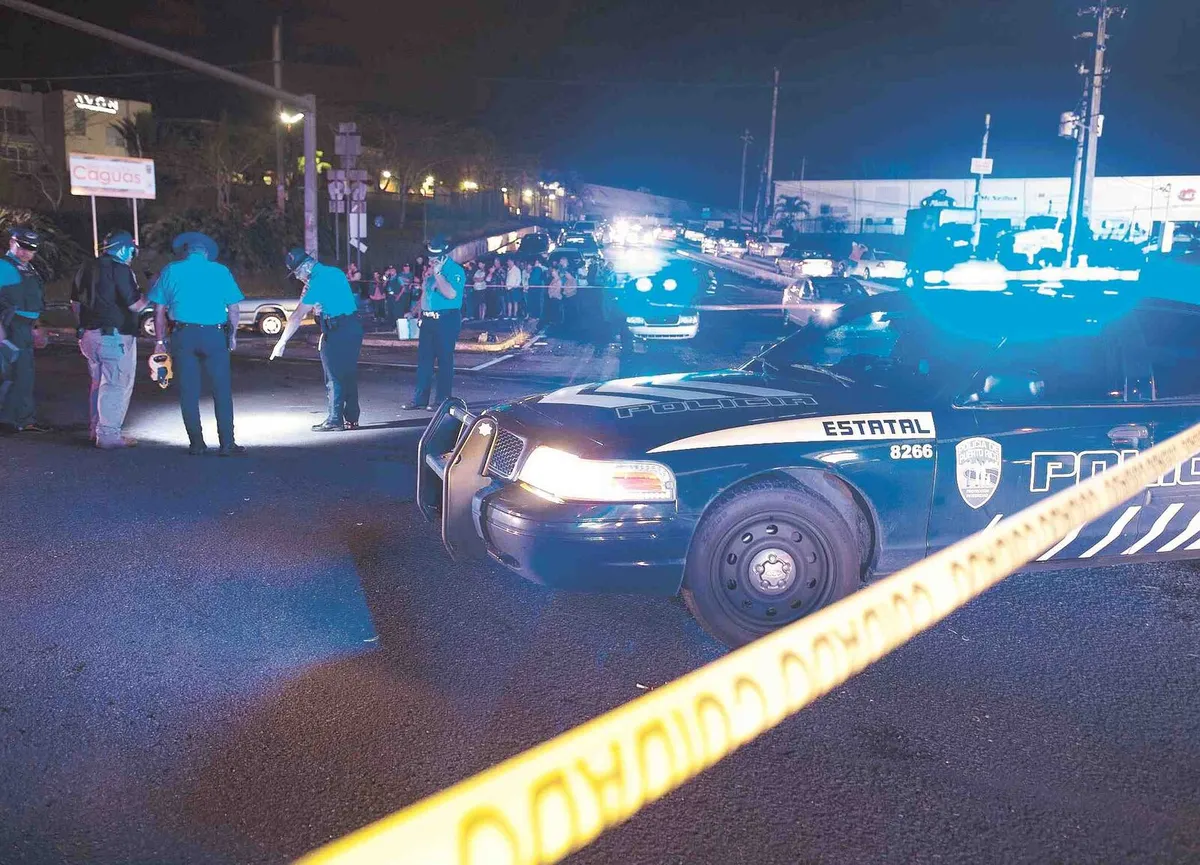 Un pistolero tumba a un motociclista de su motora y le roba hasta el vehículo en Camuy
