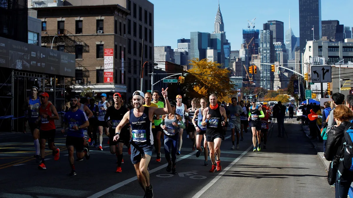 La Policía de Nueva York desplegará miles de agentes, drones y helicópteros para custodiar el maratón de este domingo