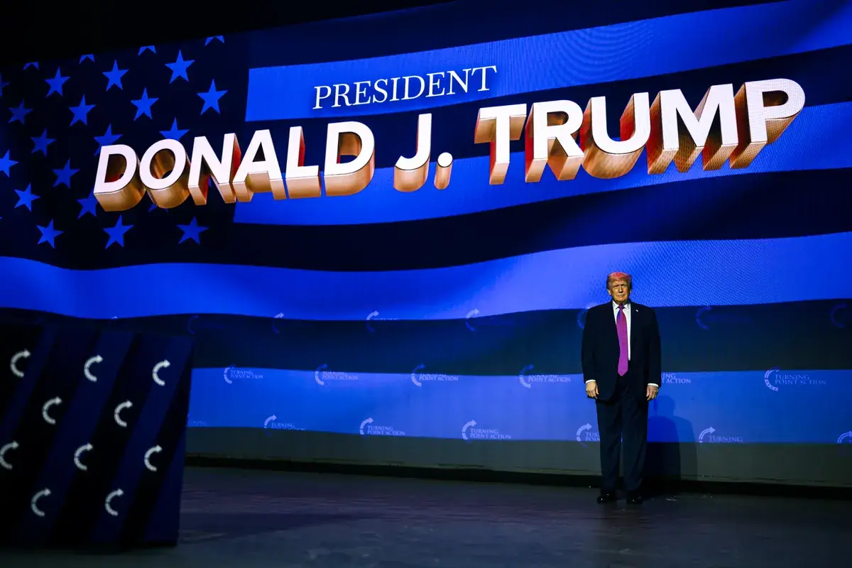 La promesa de Trump de entregar cheques de $5,000 no convence ni a parte de sus propios seguidores