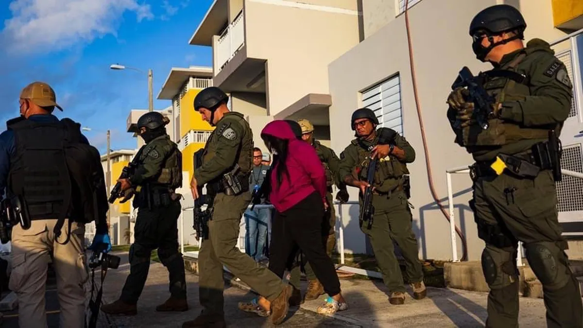 Radican cargos por drogas contra dos hombres arrestados en un residencial de Juana Díaz