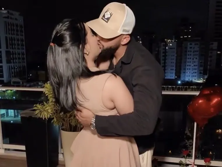 Ross María y Cristopher Pujols ya son novios: la cantante lo confirmó con un video