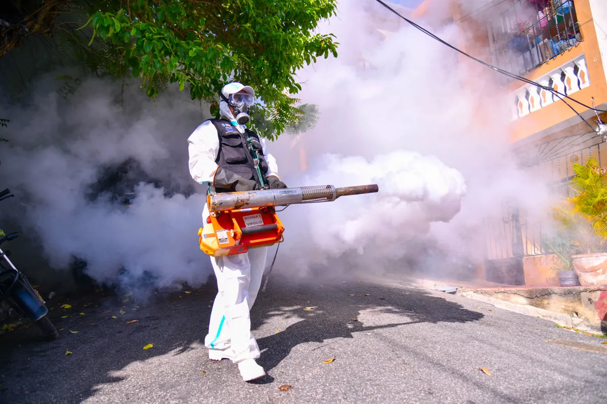 Salud Pública eleva a 415 los casos de dengue y refuerza la fumigación en La Altagracia