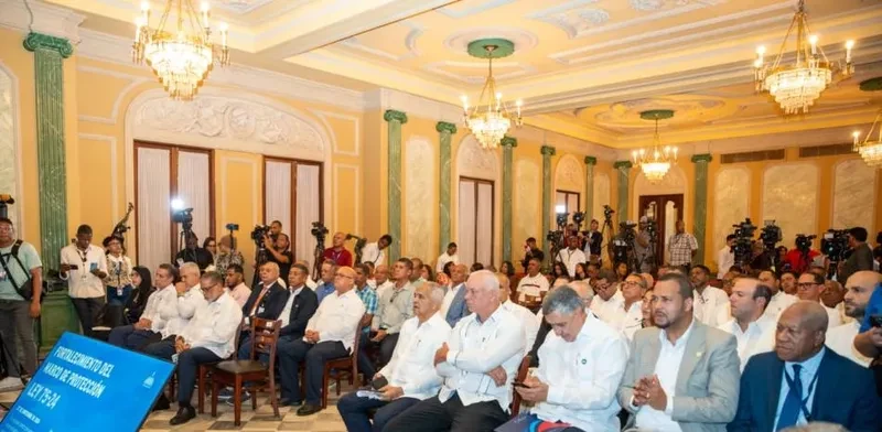 Arroceros salen inconformes de Palacio y rechazan las medidas del Gobierno ante el arroz importado