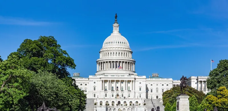 El déficit fiscal de Estados Unidos sube a 1.99 billones de dólares, el mayor en cinco años