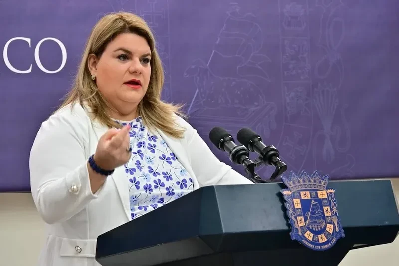 La gobernadora le dice a Pablo José que cambia más que una emisora de radio