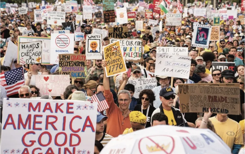 Más de 1,500 protestas “No Kings” recorren hoy todo Estados Unidos para impulsar el voto temprano