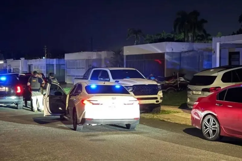 Operativo federal en Aguadilla: la DEA ejecuta 17 órdenes de arresto contra la organización «Los Tíos»