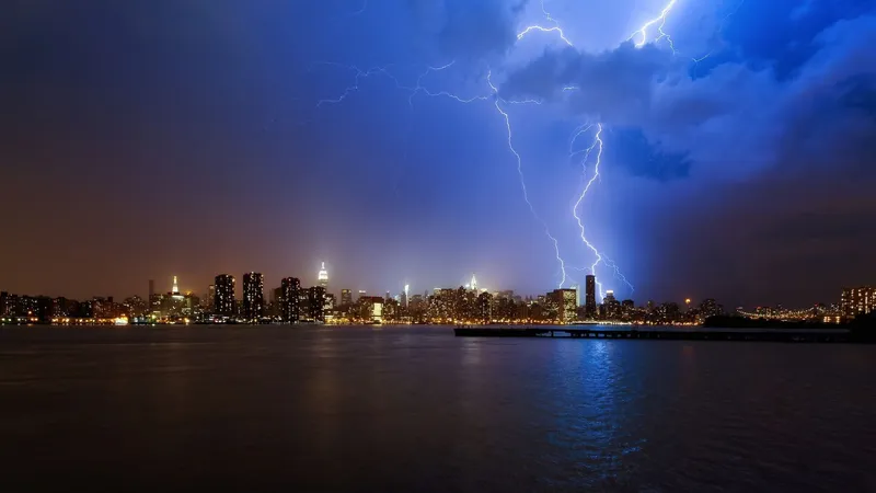 Tormentas severas amenazan a Nueva York, Hudson Valley y Long Island esta noche