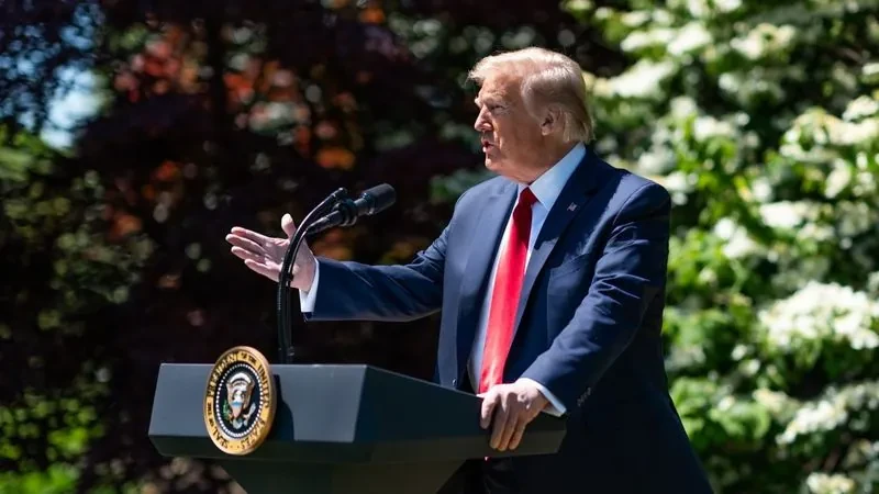 TRUMP QUIERE LA PENA DE MUERTE PARA QUIEN MATE A UN BOMBERO EN SERVICIO