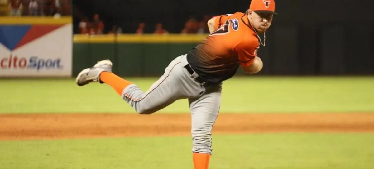 Los Toros logran su primera victoria y vencen 5-3 a las Águilas en el Estadio Cibao