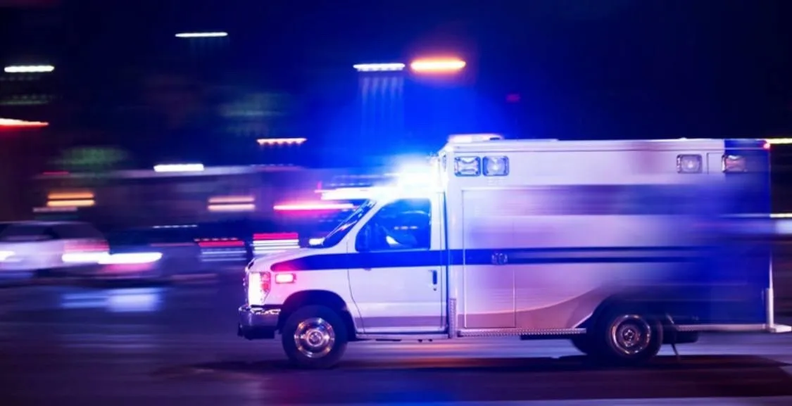 Tres hombres atacan con un machete a un hombre de 38 años frente a un negocio en Manatí y lo dejan herido en un codo