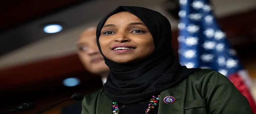 Trump exige la renuncia inmediata de la congresista Ilhan Omar en medio de una pesquisa federal